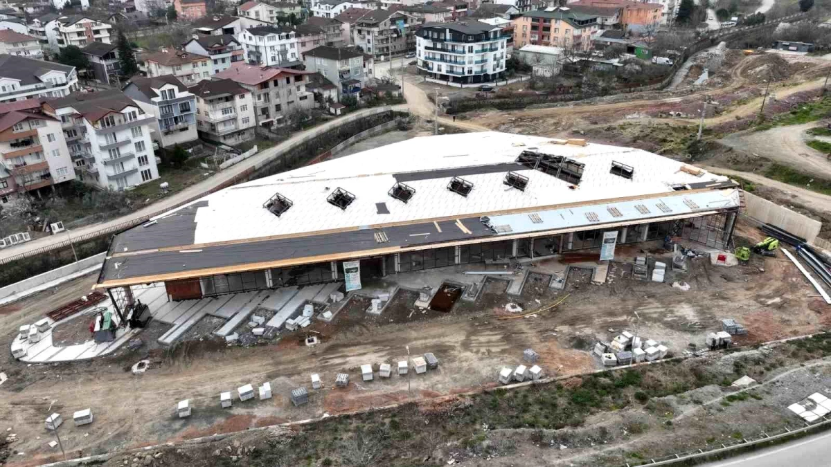 Gölcük\'te Yeni Terminal Binası İnşaatı Hızla İlerliyor