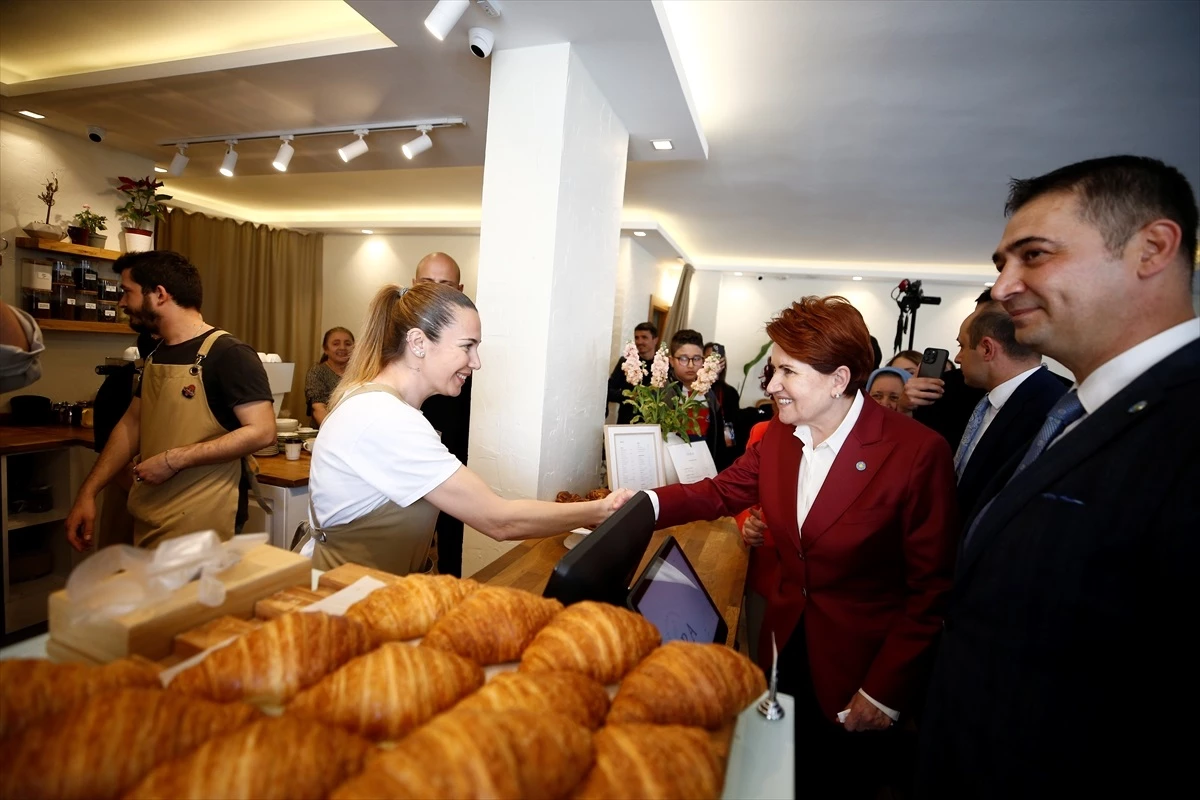 Meral Akşener, Antalya\'da esnaf ziyaretinde bulundu