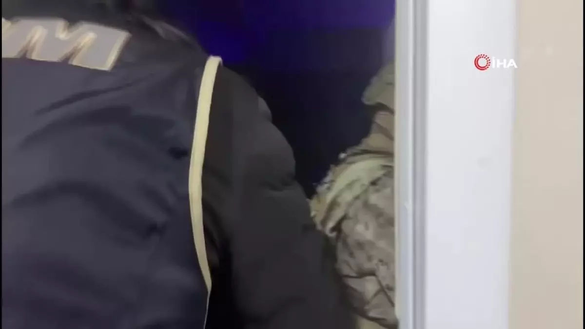 İzmir merkezli \'Mahzen-13\' operasyonlarında 2 suç örgütü çökertildi