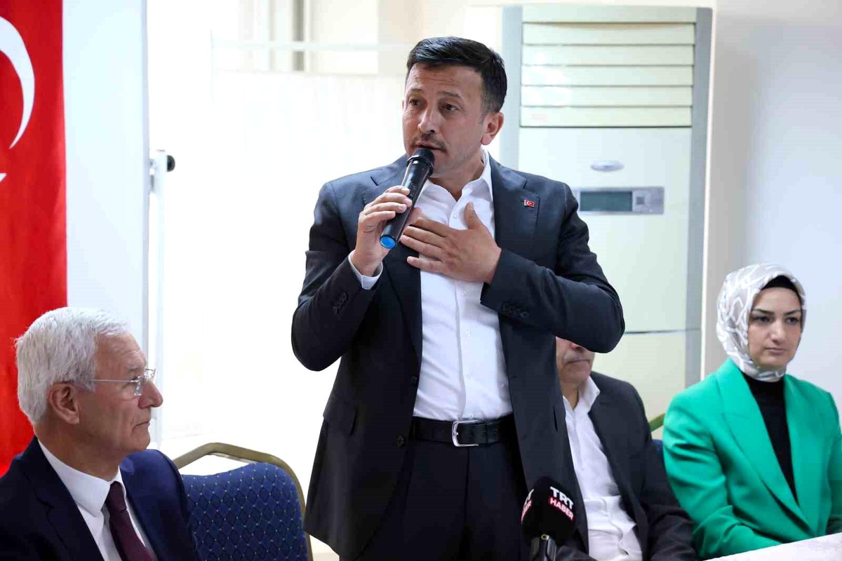 Hamza Dağ, İzmir Şoförler ve Otomobilciler Odasını Ziyaret Etti
