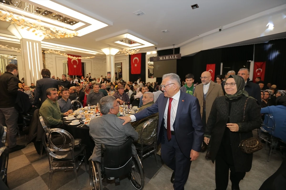 Kayseri Büyükşehir Belediye Başkanı Şehit ve Gazi Aileleriyle İftar Sofrasında Buluştu