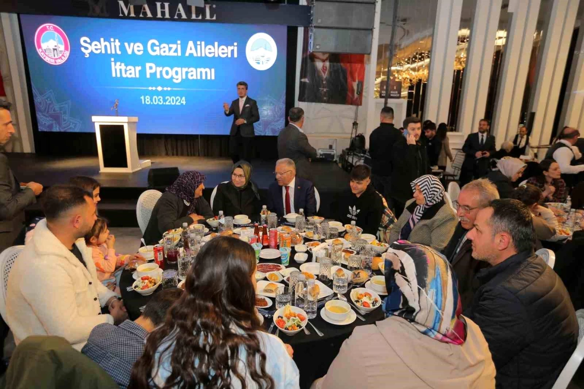 Kayseri Büyükşehir Belediye Başkanı Şehit ve Gazi Aileleriyle İftar Sofrasında Buluştu