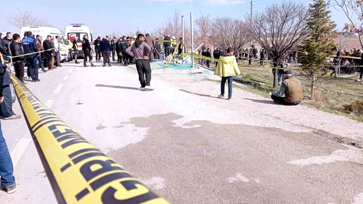 Konya\'da Otobüs Durağında Kaza: 4 Ölü, 5 Yaralı