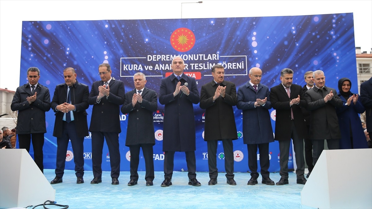Kültür ve Turizm Bakanı Mehmet Nuri Ersoy: Deprem bölgelerini desteklemeye devam edeceğiz
