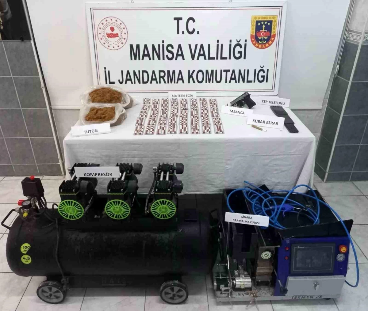 Manisa Turgutlu\'da Uyuşturucu Operasyonu: Çok Sayıda Sentetik Hap ve Tabanca Ele Geçirildi