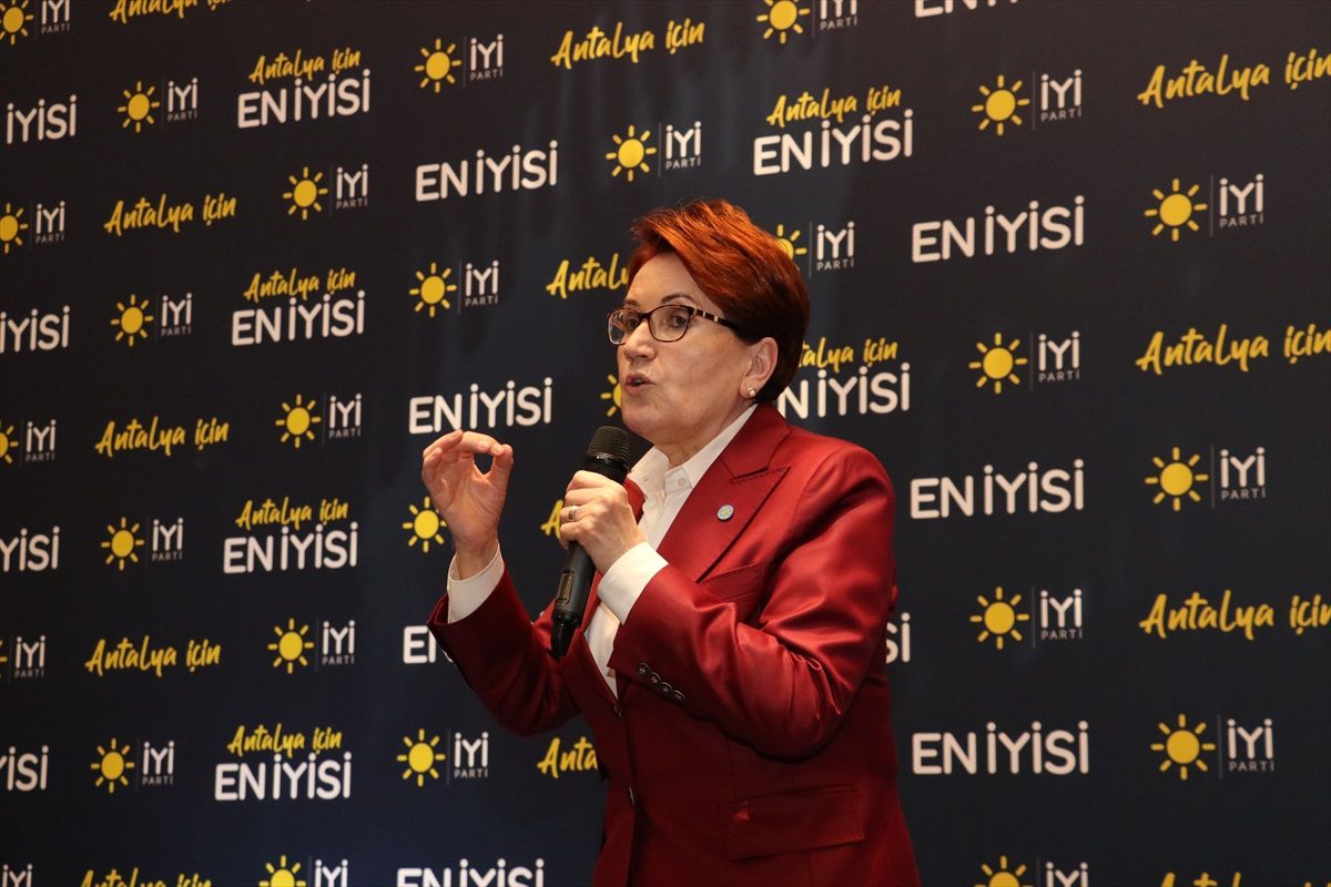 Meral Akşener, belediye başkan adaylarına destek istedi