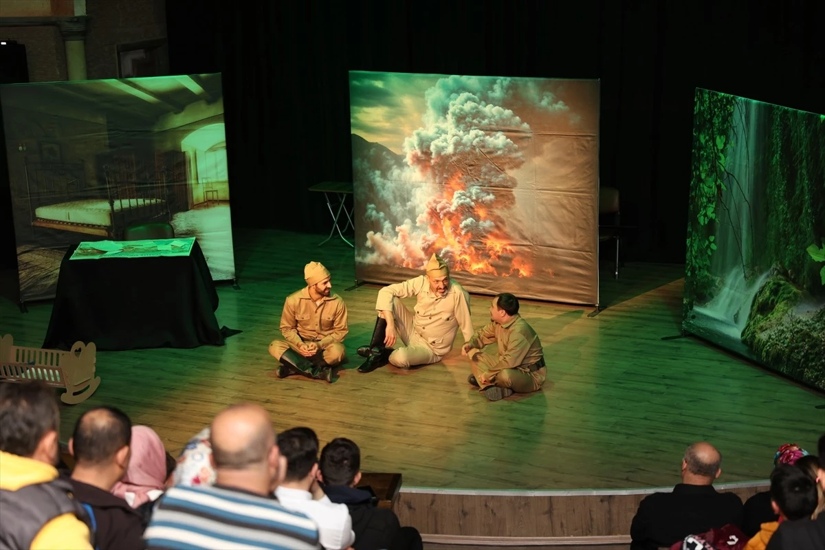 Nevşehir\'de 18 Mart etkinliği: Mihenk Taşları oyunu sahnelendi