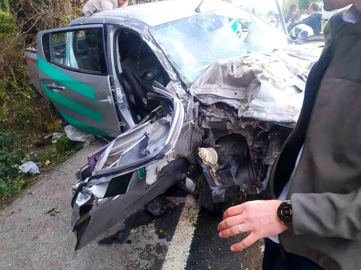 Muğla\'da Orman İşletme Müdürlüğü hizmet aracının kaza yapması sonucu 3 kişi yaralandı