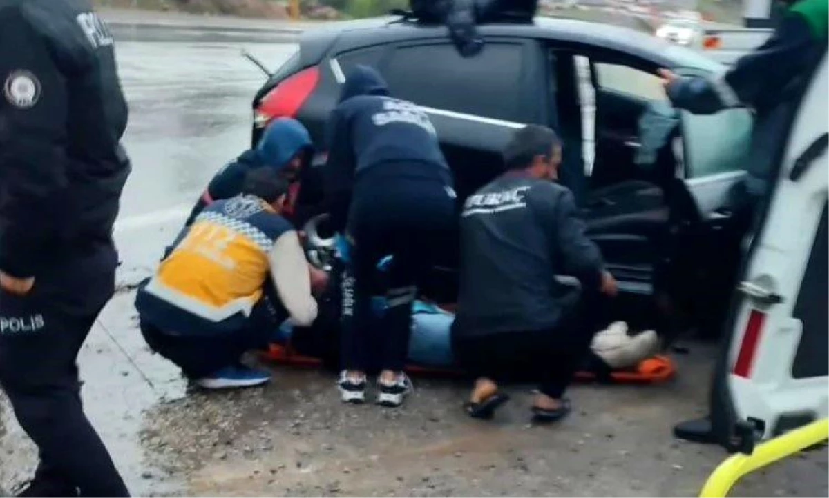 Gaziantep\'te otomobil ile yakıt tankerinin çarpışması sonucu sürücü ağır yaralandı