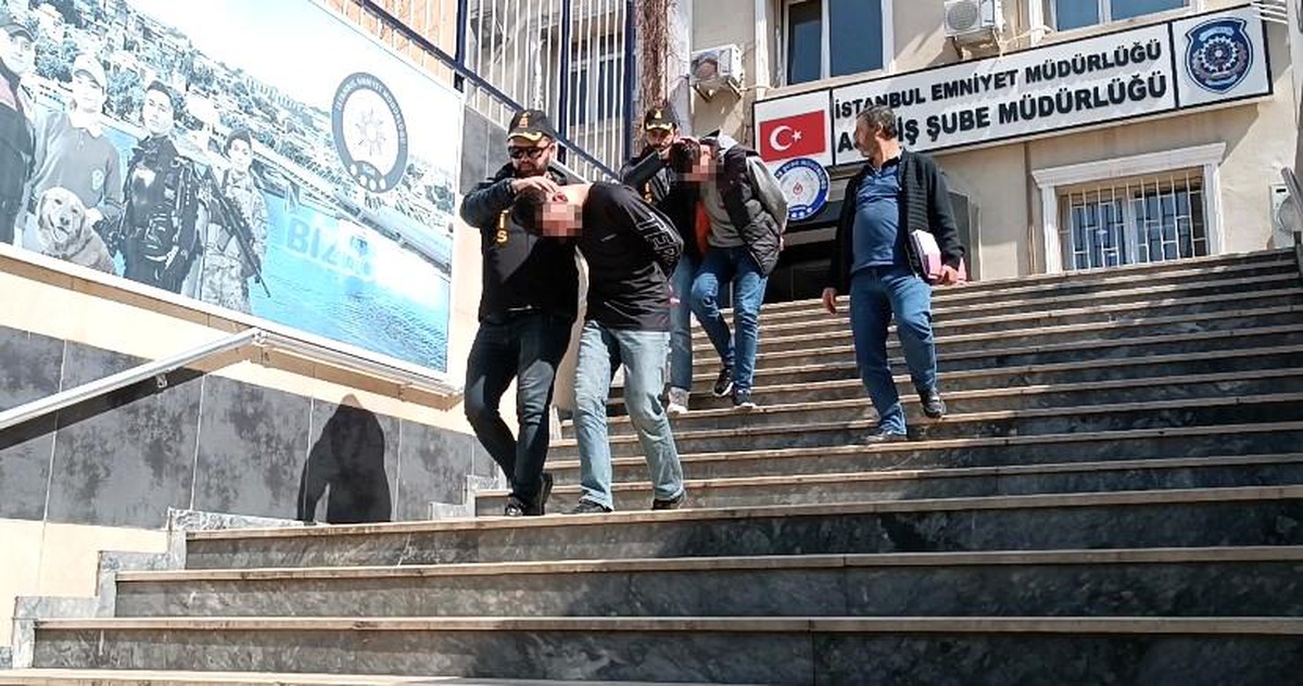 Ümraniye, Çekmeköy ve Esenler\'de 4 Otomobilden Hırsızlık Yapan 2 Şüpheli Yakalandı