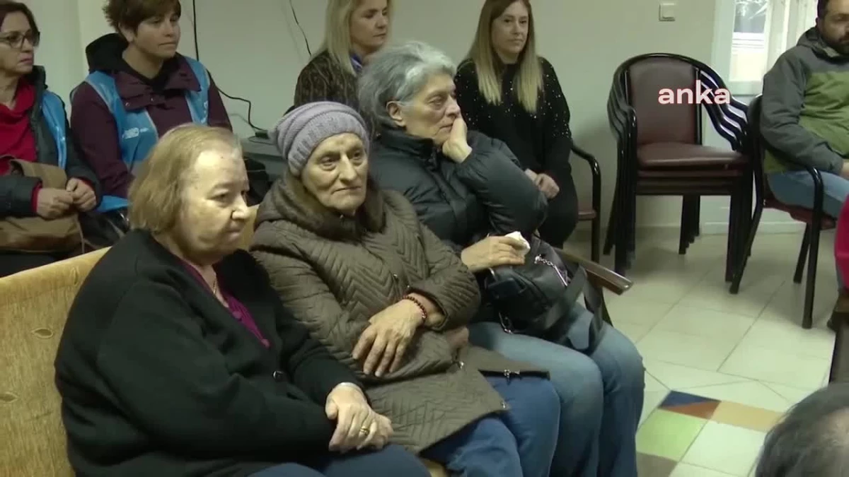 CHP Genel Başkanı Özgür Özel, CHP Fındıklı İlçe Başkanı Kadirhan Kadıoğlu\'nun ailesine taziye ziyaretinde bulundu