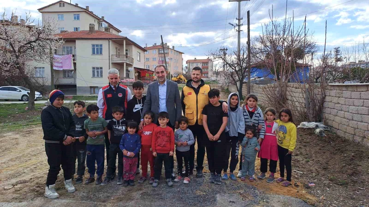 Kırşehir\'de şehitlerin isimleriyle yetimlere gıda çeki dağıtıldı