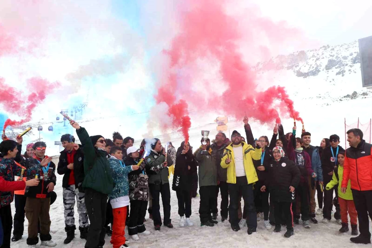 Kayseri Takımı Snowboard Türkiye Şampiyonası\'nda Türkiye Şampiyonu Oldu