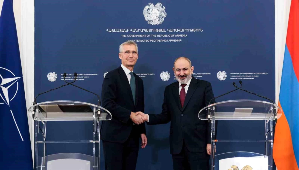NATO Genel Sekreteri Ermenistan ve Azerbaycan\'a barış çağrısı yaptı