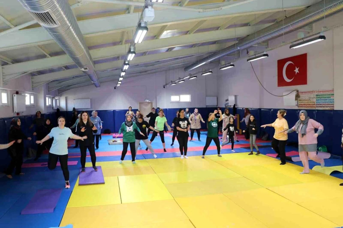 Talas Gençlik ve Spor İlçe Müdürlüğü Kadınlar İçin Fitness Kursu Başlattı