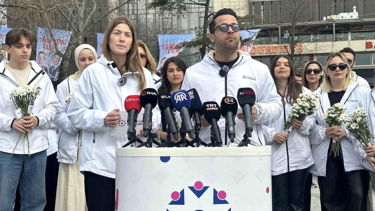 İstanbul\'un Yıldızları: Bir Mutluluk Hareketi Beşiktaş\'ta Basın Açıklaması Yaptı