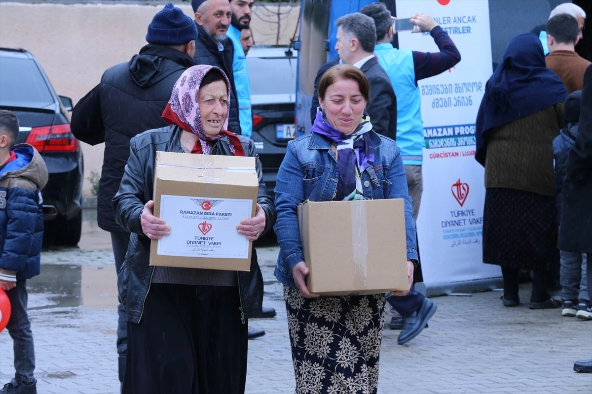 DİB ve TDV, Gürcistan\'daki İhtiyaç Sahiplerine Ramazan Yardımı Yapıyor