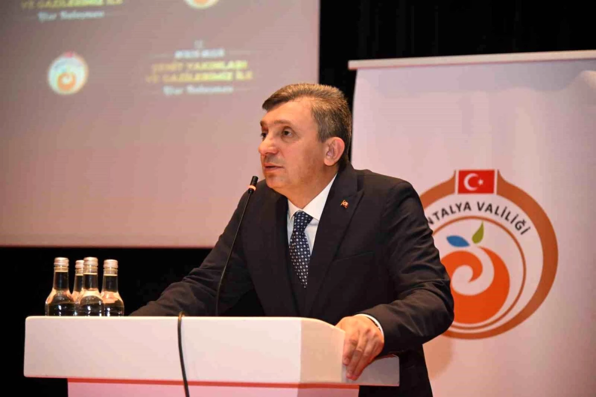 Antalya Valisi Hulusi Şahin, Şehit Aileleri ve Gazilerle İftarda Buluştu