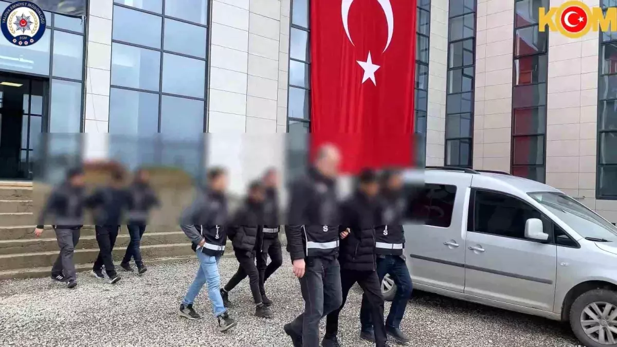 Yalova Ro-Ro Limanı\'ndan firari kaçaklar yurt dışına kaçırıldı