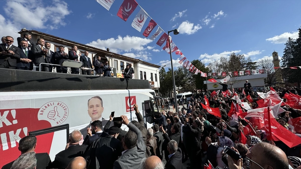 Fatih Erbakan, Çorum\'da seçim bürosunun açılış törenine katıldı