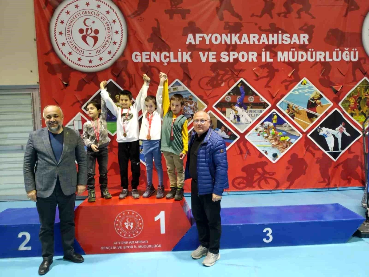 Afyonkarahisar\'da Çanakkale Şehitleri Anma Satranç Turnuvası Sona Erdi