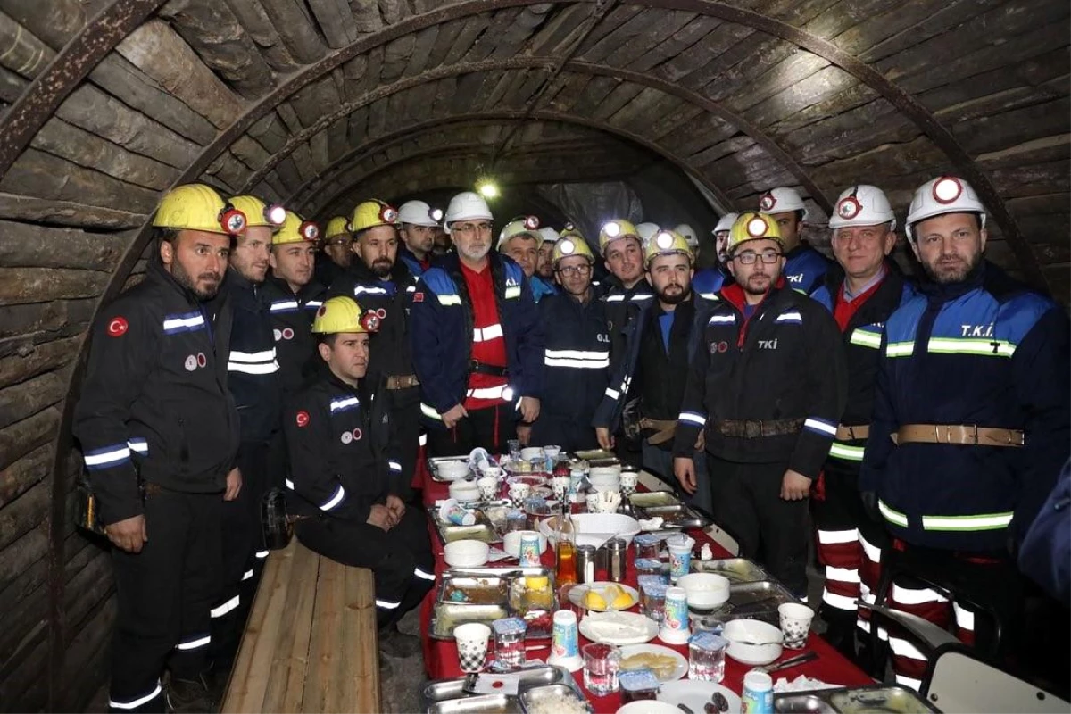 Çalışma ve Sosyal Güvenlik Bakanı Vedat Işıkhan, maden işçileriyle iftar yaptı