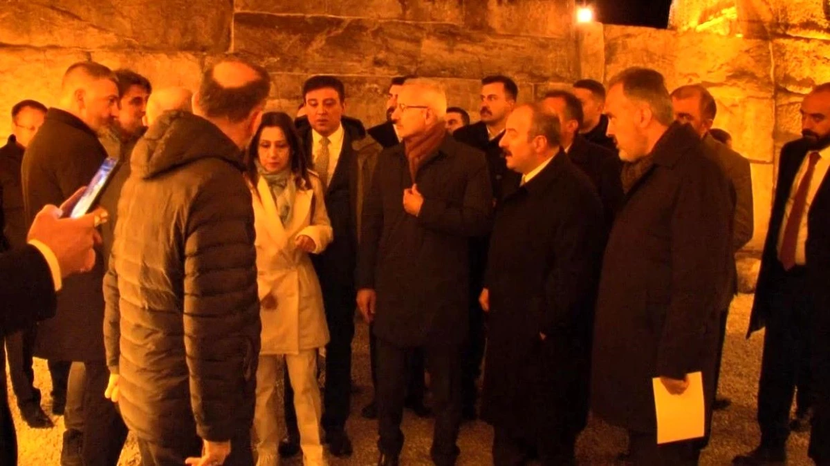 Ulaştırma ve Altyapı Bakanı İznik\'te Vatandaşlarla Buluştu