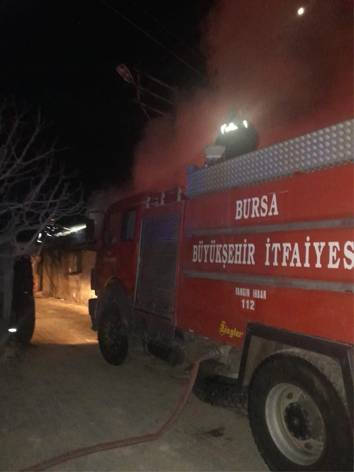 Karacabey\'de çıkan yangın itfaiye ekiplerince söndürüldü