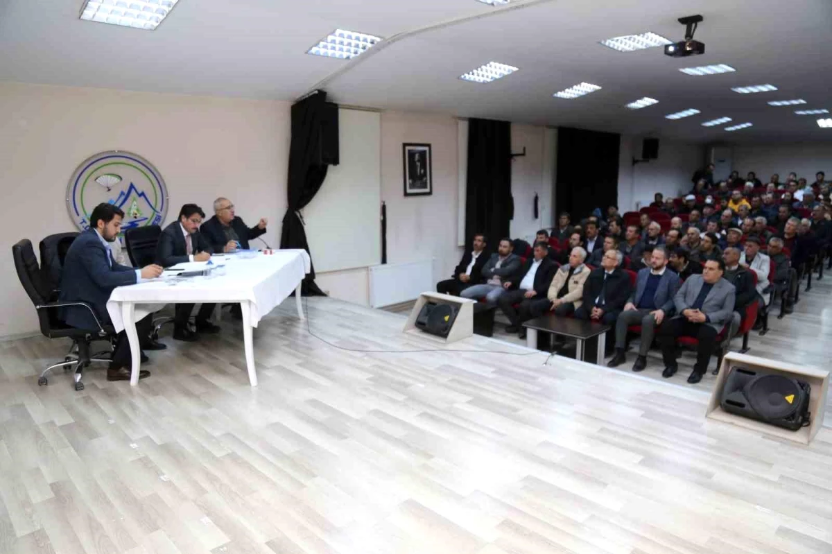 Denizli\'de AK Parti ve MHP üyesi sandık görevlilerine bilgilendirme toplantısı düzenlendi