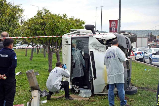 Ceza infaz koruma aracı devrildi: 1 ölü, 1 yaralı Ceza infaz koruma aracı devrildi: 1 ölü, 1 yaralı