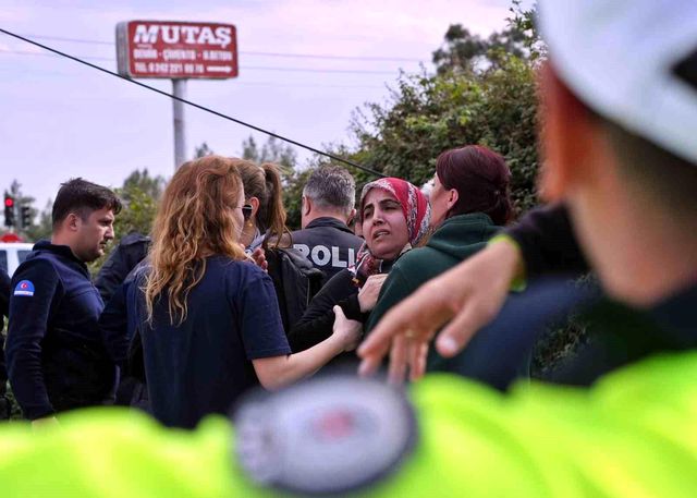 Ceza infaz koruma aracı devrildi: 1 ölü, 1 yaralı Ceza infaz koruma aracı devrildi: 1 ölü, 1 yaralı