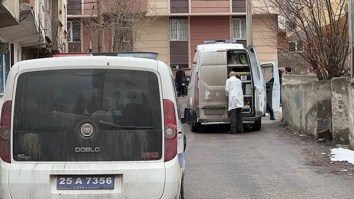 Erzurum\'da yalnız yaşayan 5 çocuk babası evinde ölü bulundu