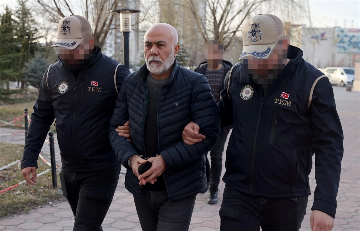 Eski Vali Ahmet Pek, FETÖ üyeliği suçundan hapis cezası bulunan gaybubet evinde yakalandı