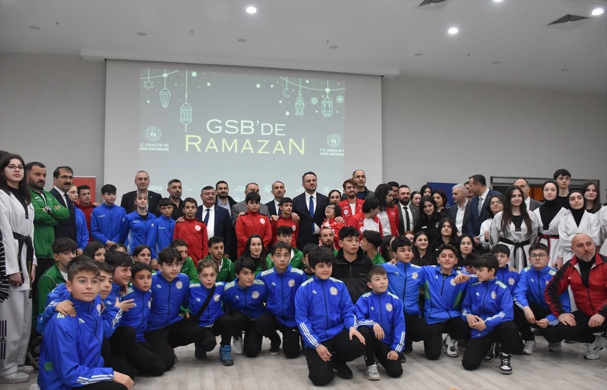 Gençlik ve Spor Bakan Yardımcısı Enes Eminoğlu: Türkiye\'nin dört bir yanında gençlere ve spora yatırımlar devam ediyor