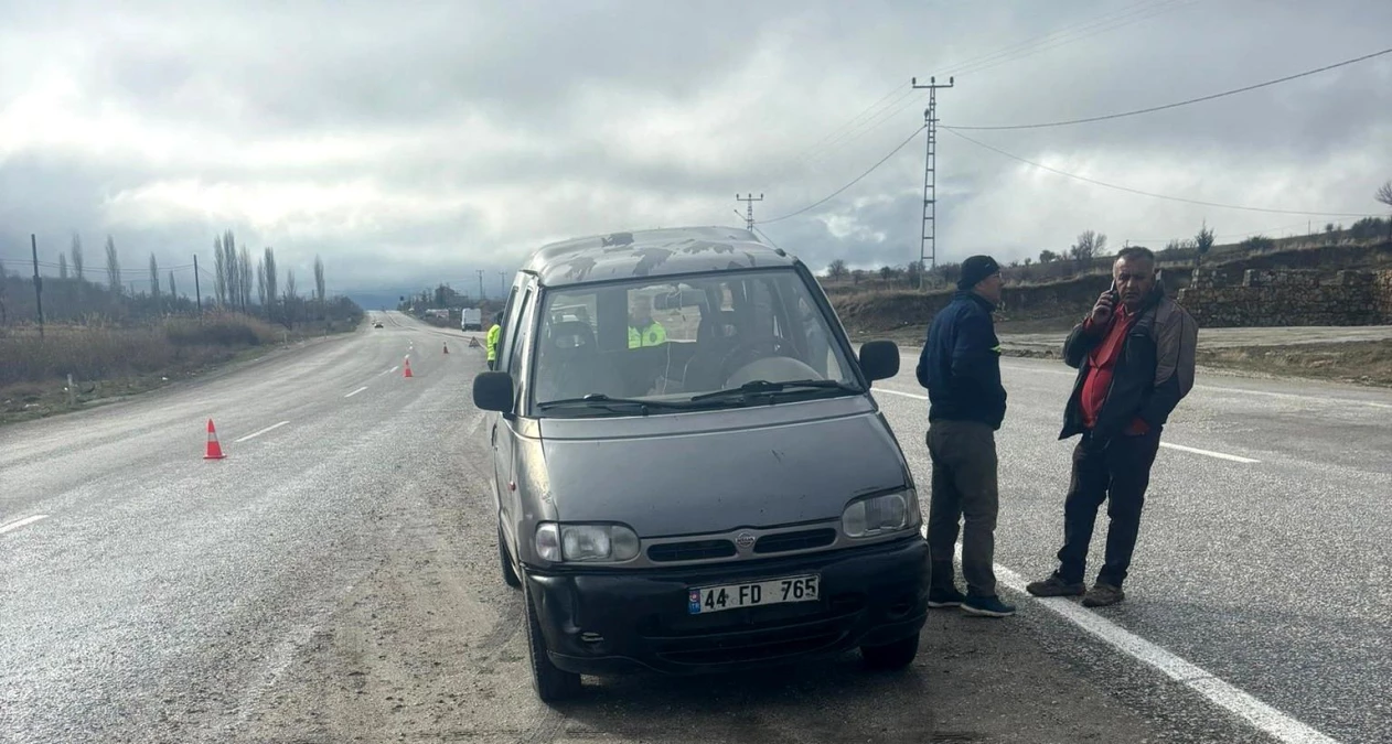 Malatya\'da İki Hafif Ticari Araç Çarpıştı: 1 Yaralı