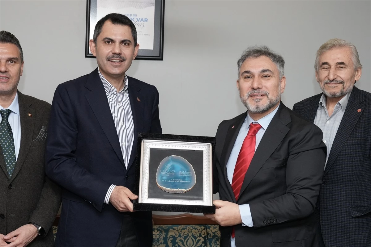 Murat Kurum, İstanbul\'un mevcut belediye başkanını eleştirdi