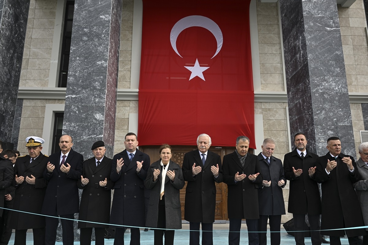 İçişleri Bakanı Yerlikaya: Terör örgütlerine karşı dimdik duruyoruz