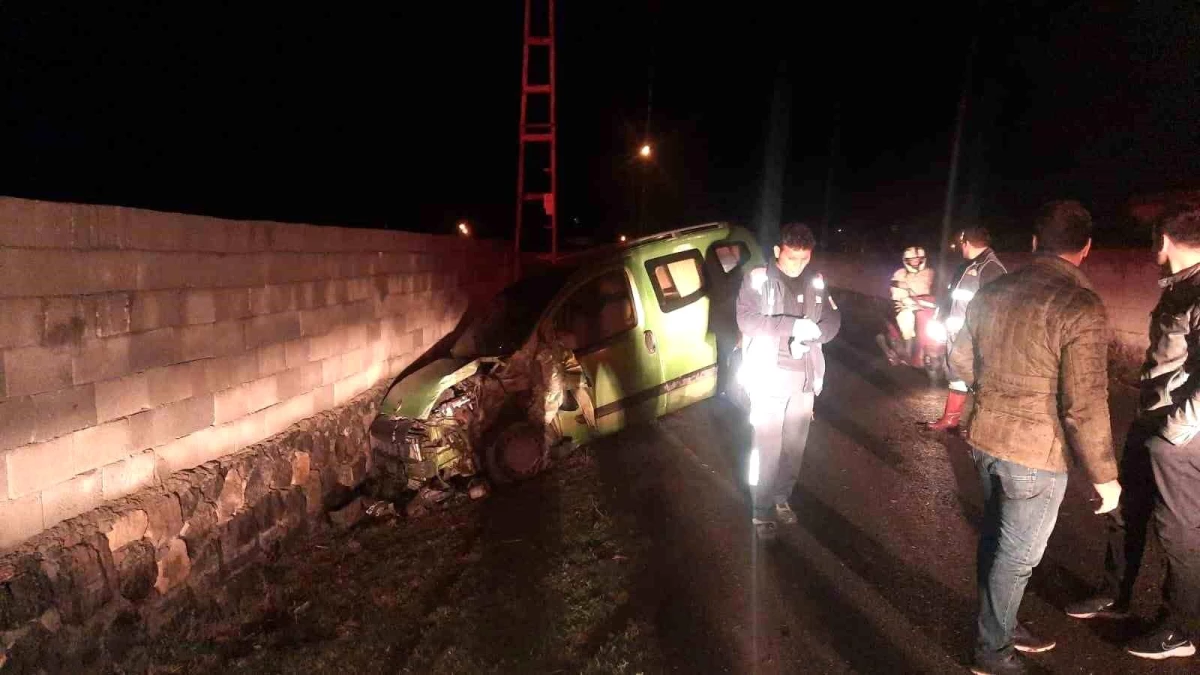 Iğdır\'da Yağış Nedeniyle Kayganlaşan Yolda Kaza: 1 Yaralı