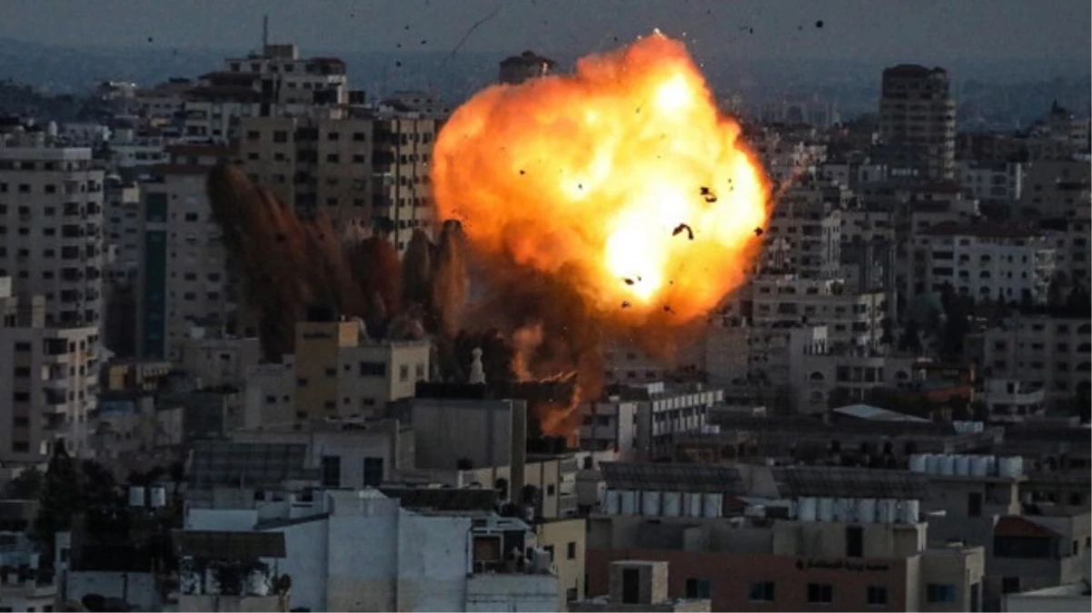 İsrail savaş uçakları Gazze\'de ev bombaladı! 27 Filistinli can verdi