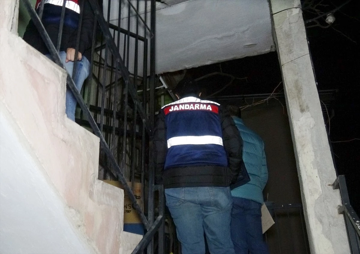 İzmir merkezli 8 ilde terör örgütlerine finansman desteği suçlamasıyla 18 şüpheli gözaltına alındı