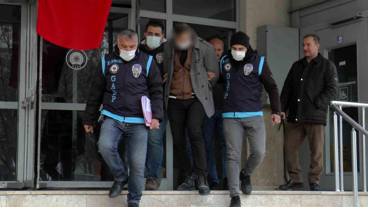 Kayseri\'de sarrafı öldürüp bilezik çalan sanığa ağır ceza