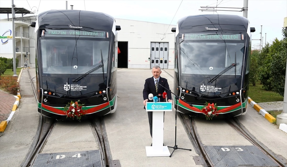 Kocaeli Büyükşehir Belediyesi 10 Yeni Tramvayı Hizmete Aldı