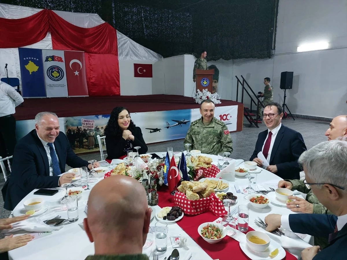 Kosova Cumhurbaşkanı Osmani, Türk Temsil Heyeti\'nin düzenlediği iftara katıldı