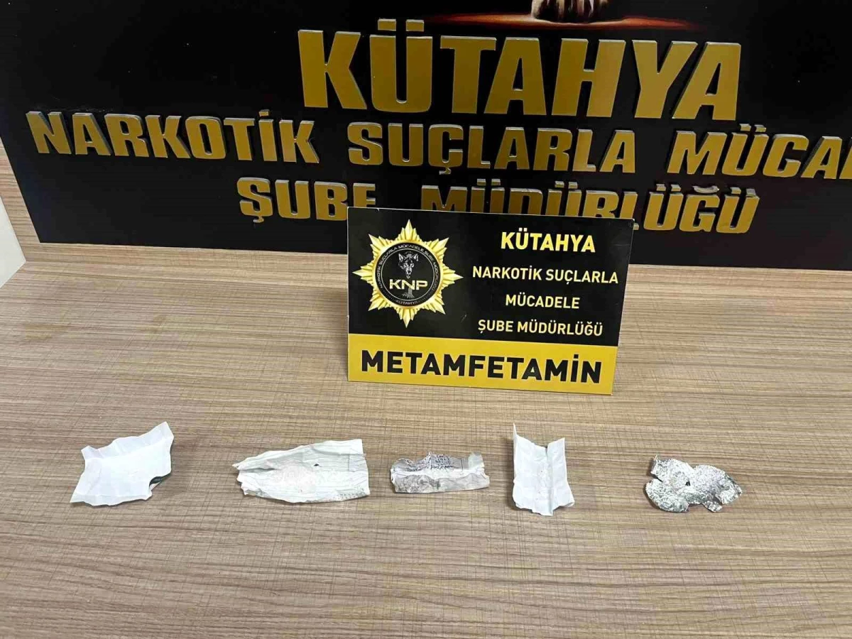 Kütahya\'da uyuşturucu ticareti yaptığı iddiasıyla gözaltına alınan zanlı tutuklandı