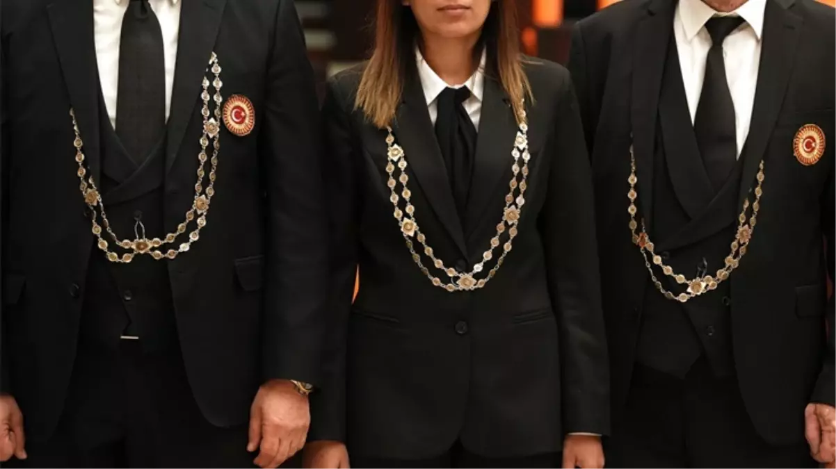 TBMM\'de görevli 8 kavas, Türkiye\'nin siyasi tarihine yakından tanıklık ediyor