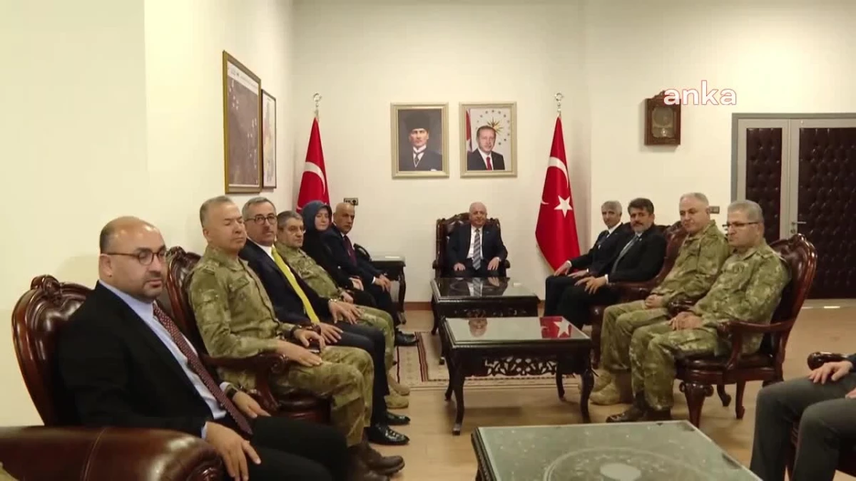 Milli Savunma Bakanı Kahramanmaraş\'ta esnafı ziyaret etti