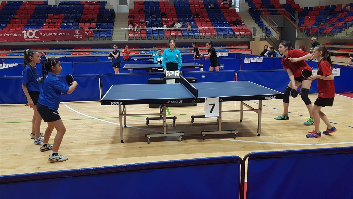 Okul Sporları Masa Tenisi Yıldızlar Türkiye Birinciliği Karabük\'te düzenleniyor