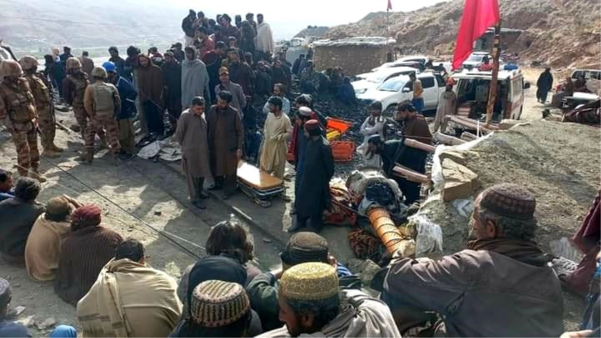 Pakistan\'da kömür madeninde gaz patlaması: 12 madenci hayatını kaybetti