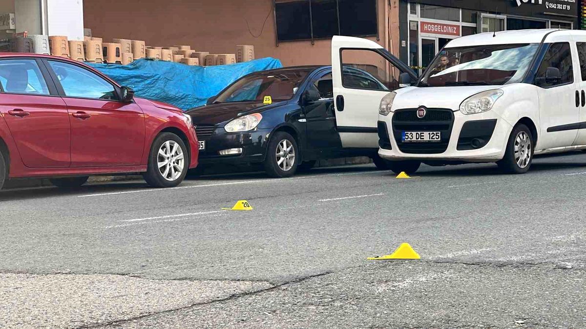 Rize\'de sokak ortasında çıkan kavgada 3 kişi yaralandı