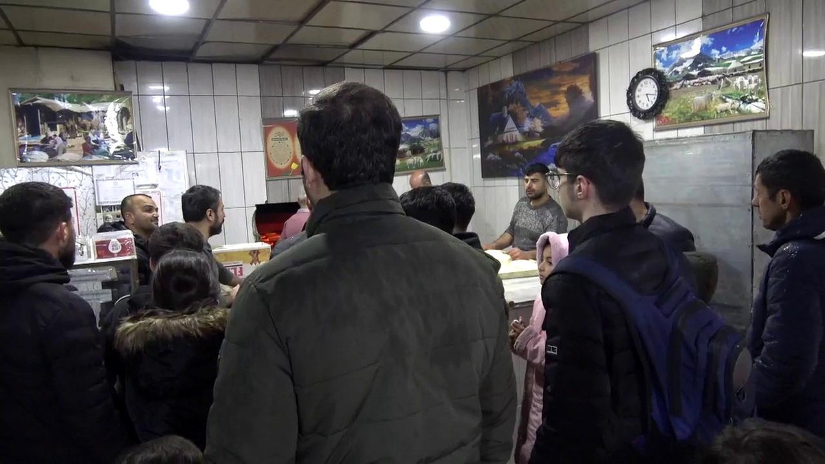 Siirt\'te Ramazan Pidesi Mesaisi